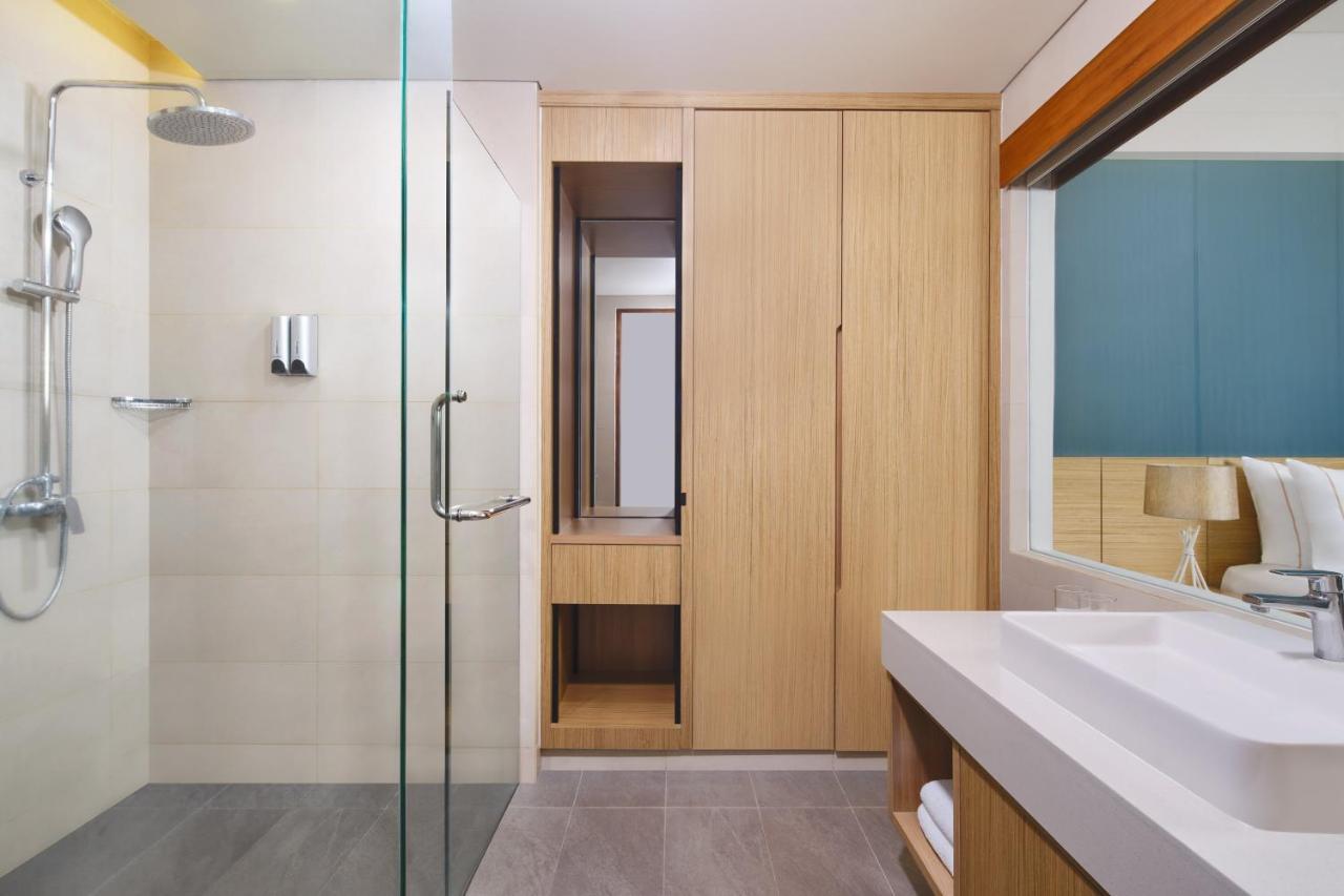 Deluxe Twin Room Pool Access Garden Level Mini Bar Daily Shuttle to Monkey Forest Daily Yoga Bike to borrow Family Activity 24 Hour access to Motion Fitness Center,1596914427:JPEG