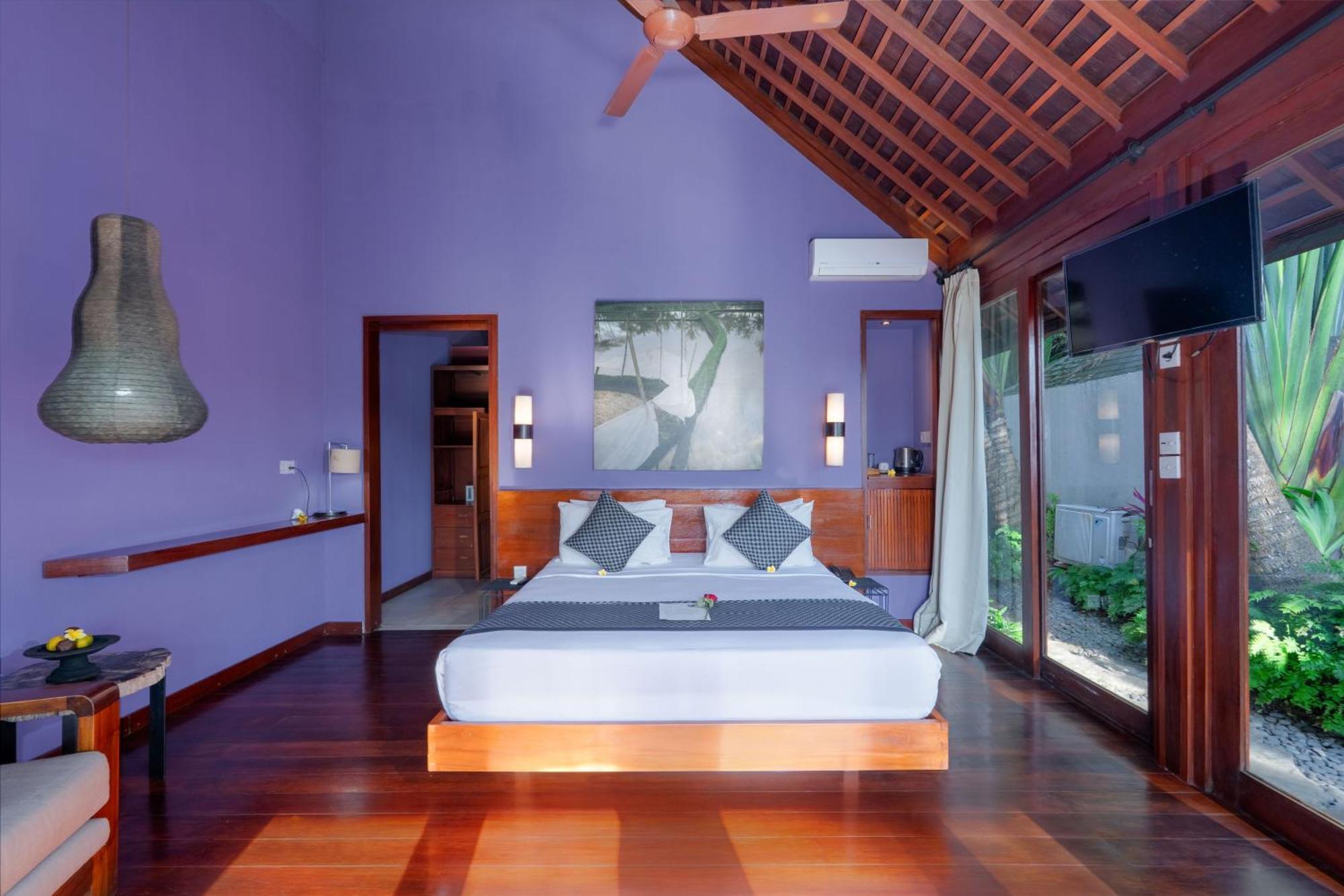 One-Bedroom Rice Field View Villa Floating One Time Minibar